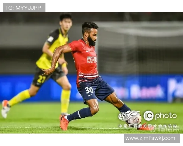 广州篮球队与重庆篮球队赛后复盘分析意识碰撞与战术执行的深度探讨 广州篮球队与重庆篮球队赛后复盘分析意识碰撞与战术执行的深度探讨